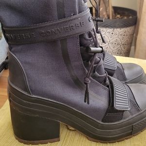 Converse size 7 black platform